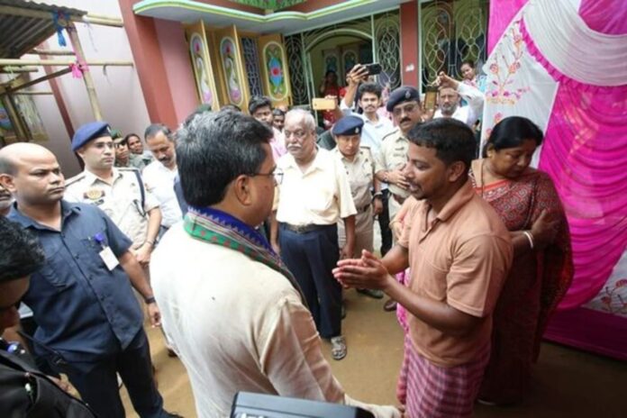 CM Saha Meets Families of Drowned Children