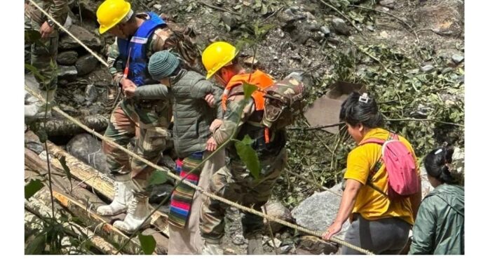 Indian Army rescues 300 more stranded tourists