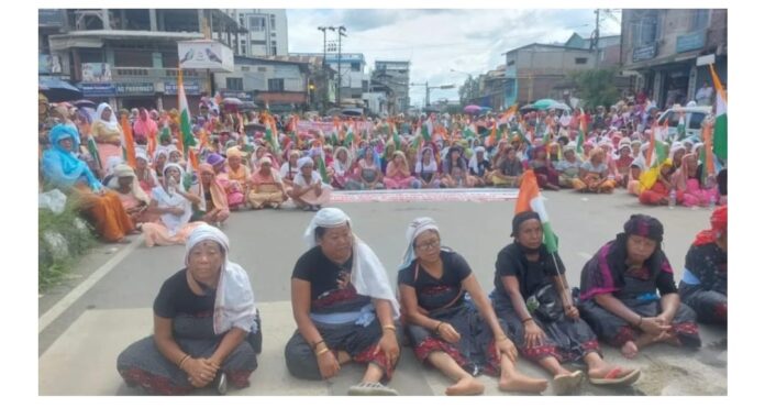 Hundreds of women protest in Imphal