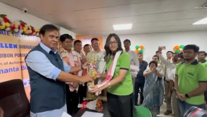 Assam cm congratulating students