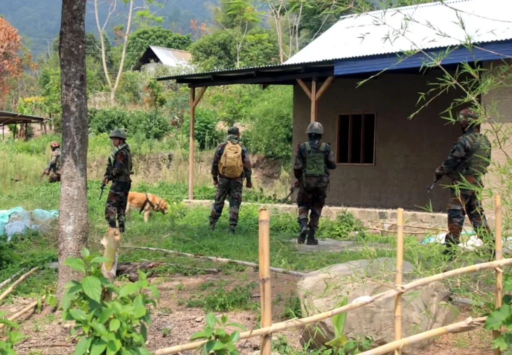 Manipur journalist allegedly abducted, released after apologising to armed group.