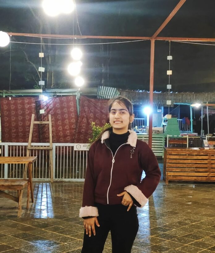 Karishma sinsinwar Karishma sinsinwar