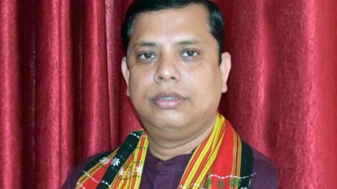 tinku_roy_tripura_bjp_gs_slams_both_tmc_and_cpim_claims_trinamool_attacked_him_abk_mamata_banerjee_cover_biplab_deb-sixteen_nine