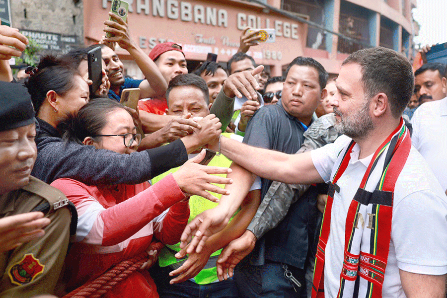 rahul gandhi with public of mizoram