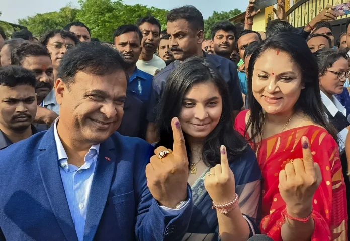 1088458-aa-2137854 himanta biswa sarma with his family members