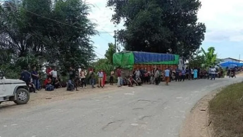 Mizoram Highway Blockade: Vehicle Owners Protest MH-306's Poor Condition