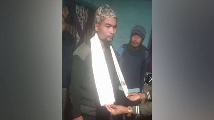 Assam: ULFA (I) cadre Arunjay Bora surrenders before Tinsukia Police