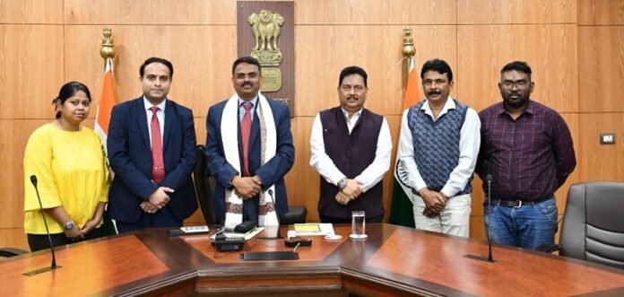 Assam Govt collaborates with CSIR-CRRI to fix potholes using steel slag-based ECOFIX technology.