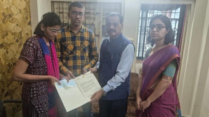 Assam CM Himanta Biswa Sarma announcing ₹5 lakh aid