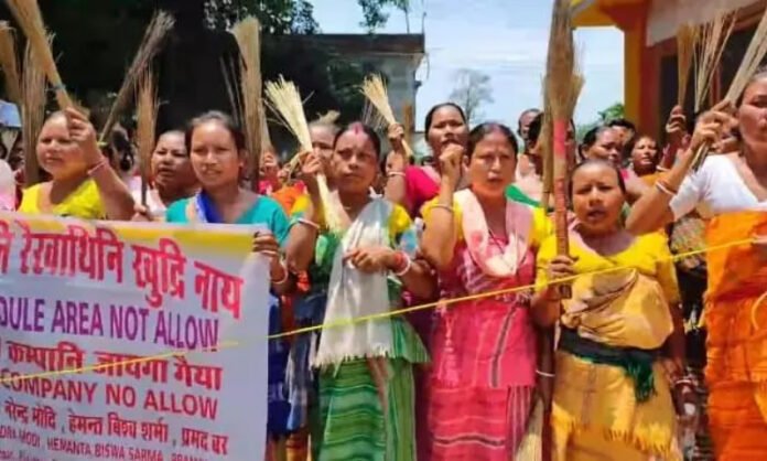 Borghuli villagers protest low voltage