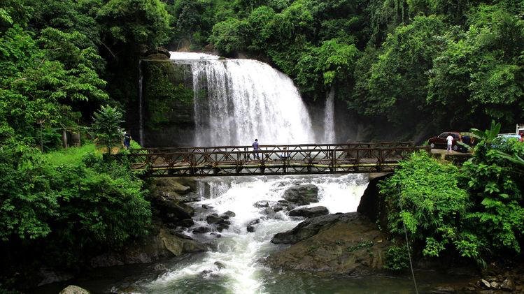 Displaced people in Assam seek shelter after eviction