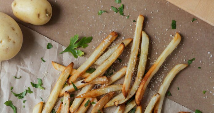 Five foods that accelerate ageing and harm skin and health