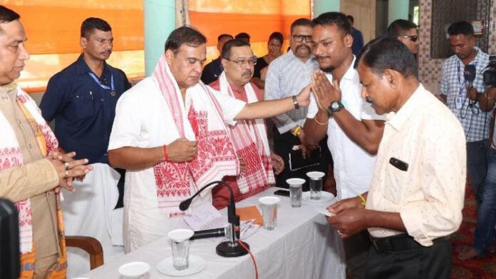 Himanta Biswa Sarma visits Baksa, hands over cheques to victims of October 15 clashes