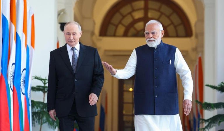 In front of Putin, PM Modi makes bold statement on Russia-Ukraine war: 'India is not neutral, we side with peace!'