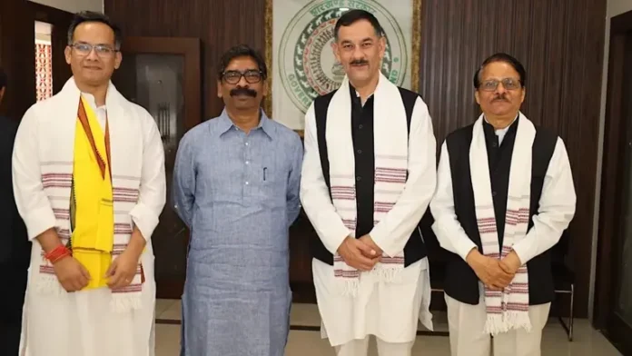 JMM, Congress close to Assam alliance; Soren keeps plan B ready