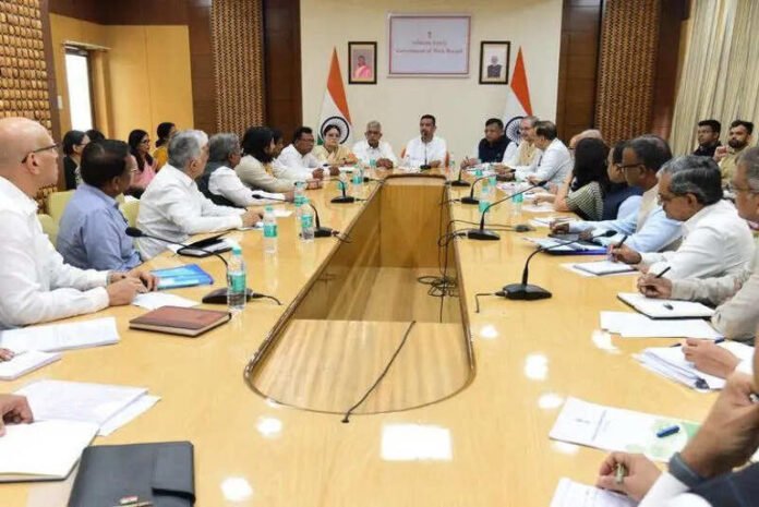 Bengal to give B’desh border fence land to MHA in 45 days