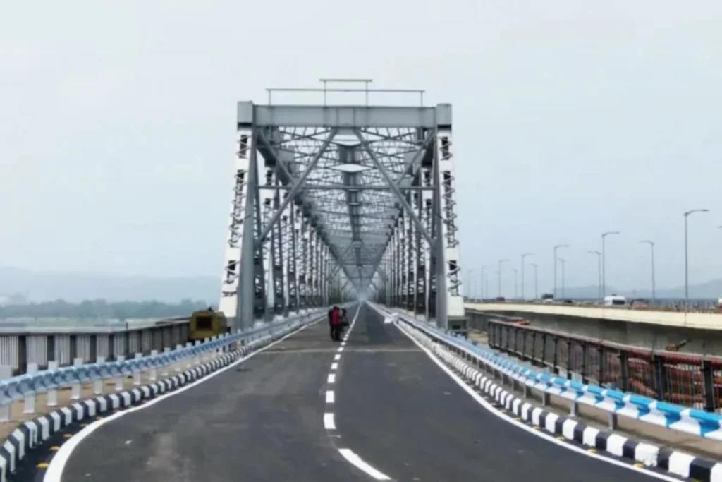 Emergency repair work preparations underway at Saraighat Bridge in Guwahati during overnight closure