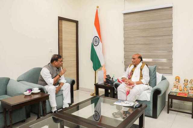 AA24t98k Assam CM Discusses Defence Manufacturing Expansion with Union Ministers