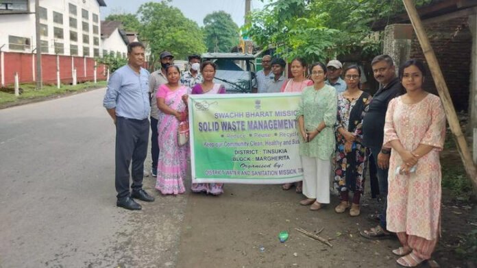 AA25d6wc Assam: E-rickshaws deployed for door-to-door waste collection in Margherita panchayats