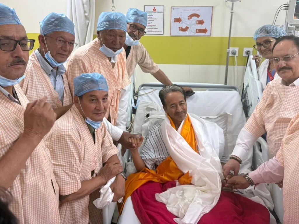 Activist Sonam Wangchuk ends his 26-day hunger strike at Medanta Hospital after receiving written assurances from the Central Government in the presence of Union Ministers J.P. Nadda and Jitendra Singh.