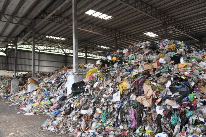 A newly inaugurated high-capacity waste transfer station supports faster municipal waste collection and improved urban sanitation services.