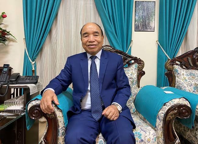 MNF president Zoramthanga demands an apology from Mizoram Chief Minister Lalduhoma before an August 15 political deadline.