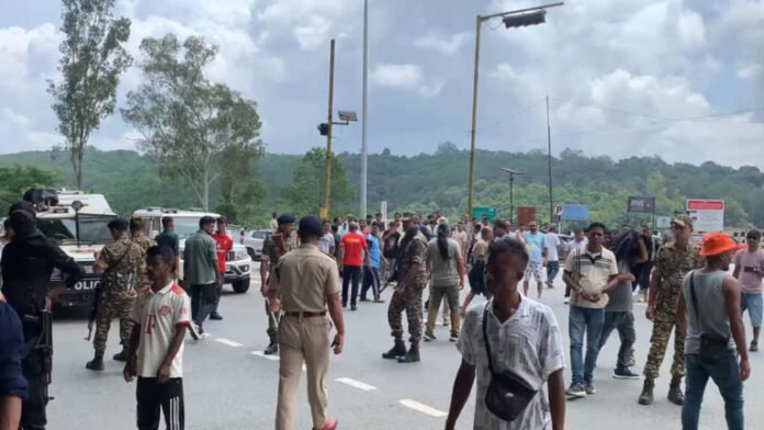 No End To Assam-Meghalaya Cab Crisis, Vehicles Stopped At Shillong Border