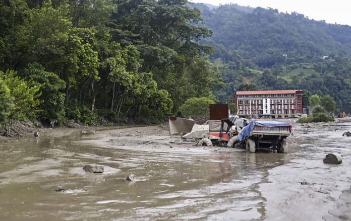 32-member Kolkata group among many from West Bengal untraceable after Nepal disaster