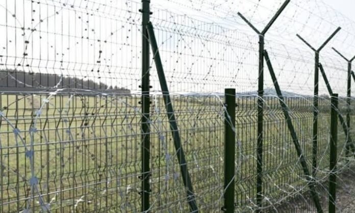 Border fencing along Tripura’s India-Bangladesh boundary continues as authorities work to complete difficult remaining stretches.