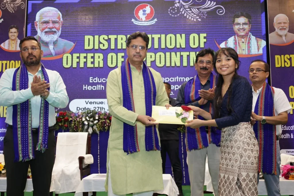 Tripura Chief Minister Dr. Manik Saha addresses teachers during a felicitation programme at Rabindra Satabarshiki Bhavan in Agartala.