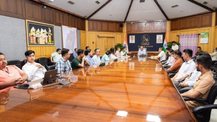 AA2cSx0o Manipur CM interacts with students selected for IIT Madras training