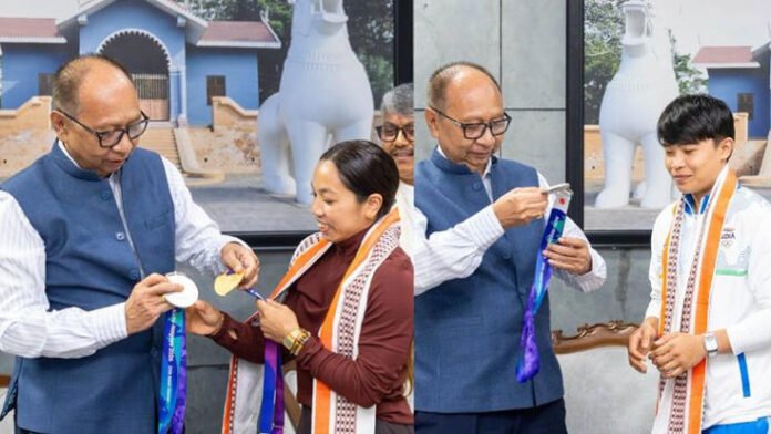 ‘Continue to be inspiration for all young sportspersons': Manipur CM lauds Mirabai Chanu, Roshibina Devi