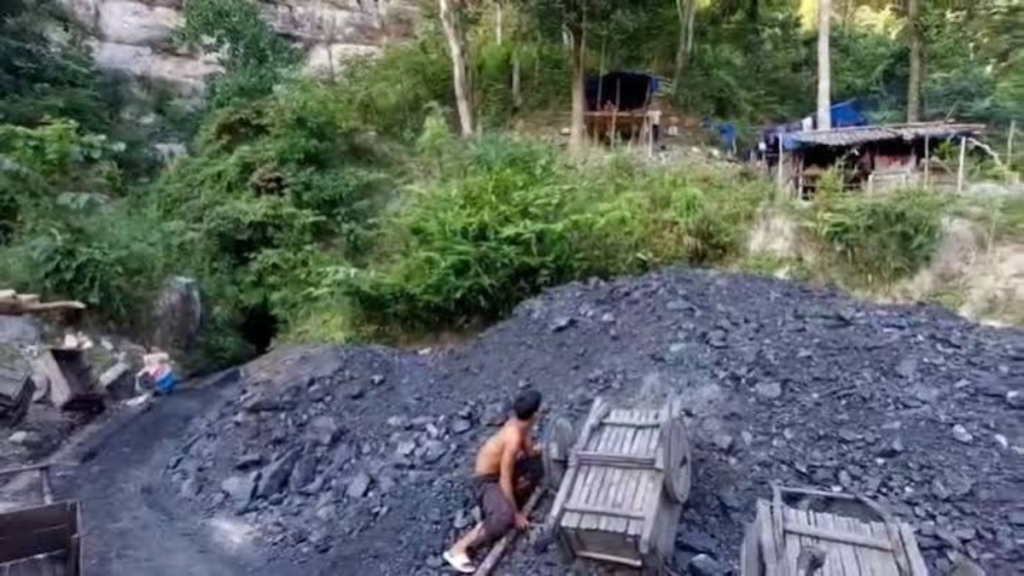 Illegal coal trade now faces scrutiny at Assam border